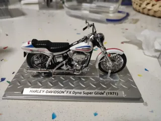 Miniatura Harley Davidson Dyna Super Glide 1971