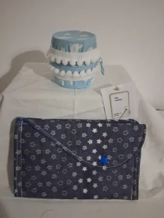 Cartera doble con estampados varios