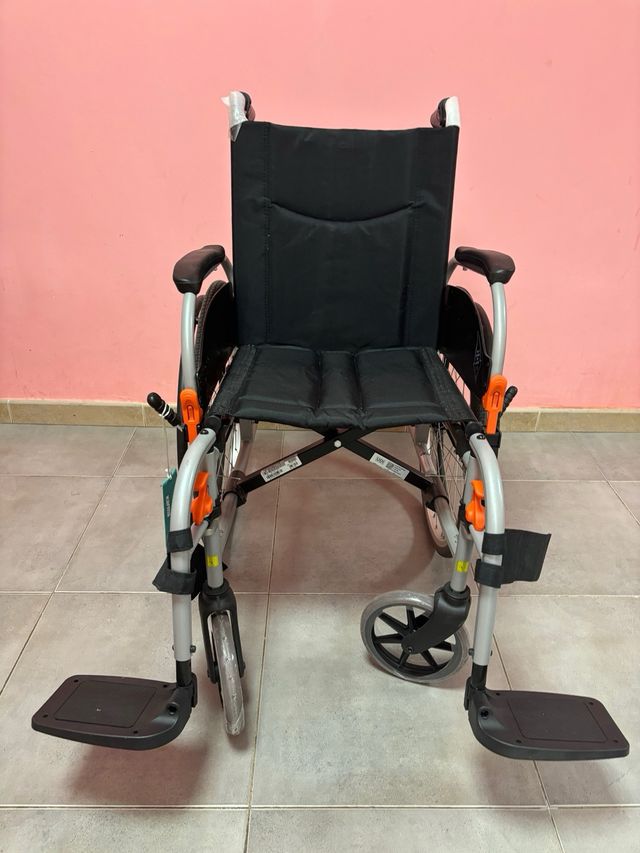 Silla de ruedas A ESTRENAR 