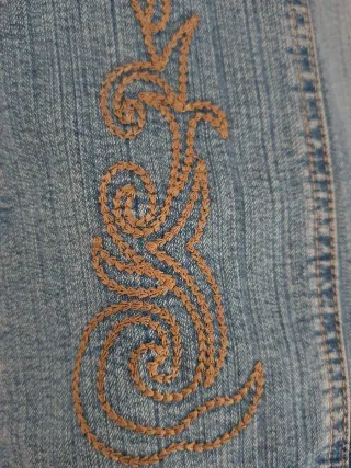 Falda vaquera con bordado