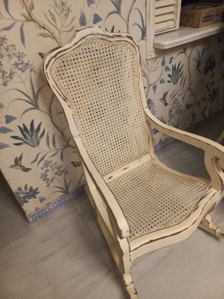 Mecedora antigua renovada estilo Shabby Chic
