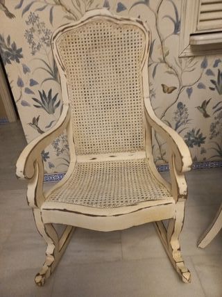Mecedora antigua renovada estilo Shabby Chic
