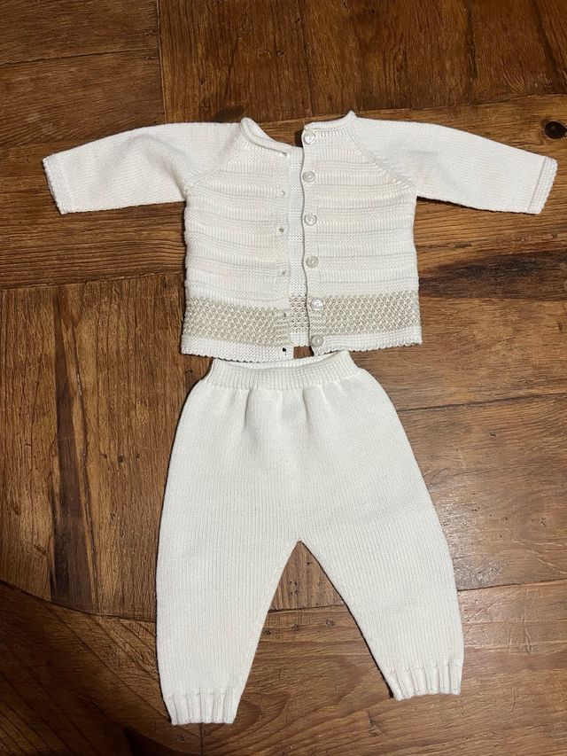 Conjunto bebé punto unisex color crema