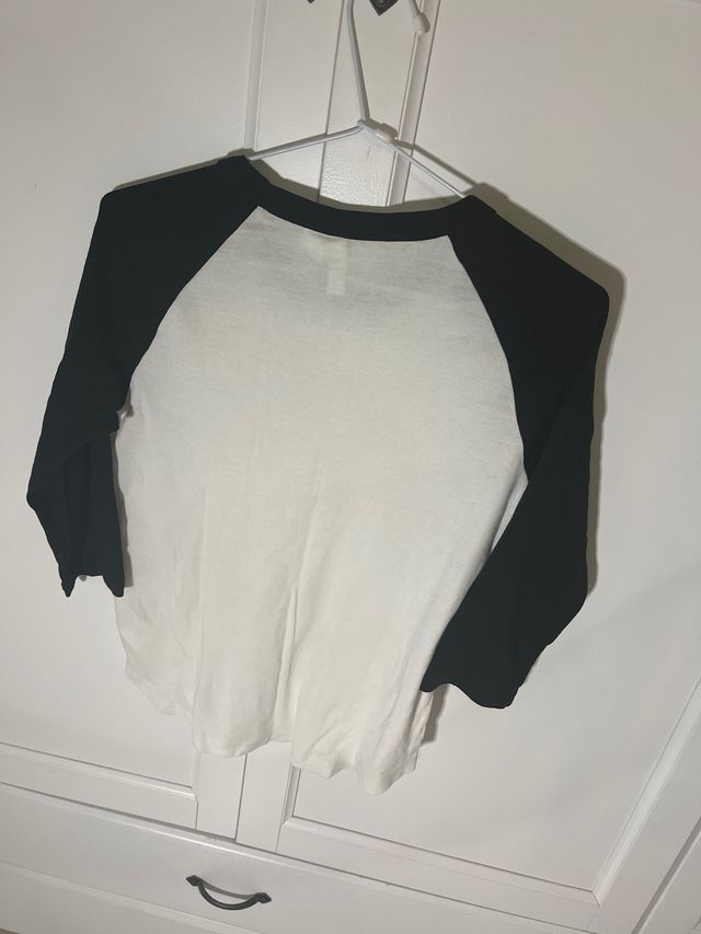 Camiseta manga 3/4 Divided blanca y negra