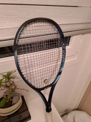 Raqueta Yonex Ezone 100 Grip 2 300g