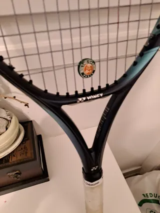 Raqueta Yonex Ezone 100 Grip 2 300g