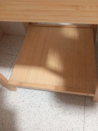 Silla perchero de bambú.