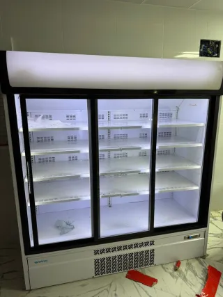 Nevera expositora Nivira