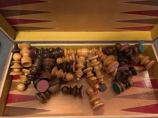 Scacchiera e Dama in Legno Intarsiato