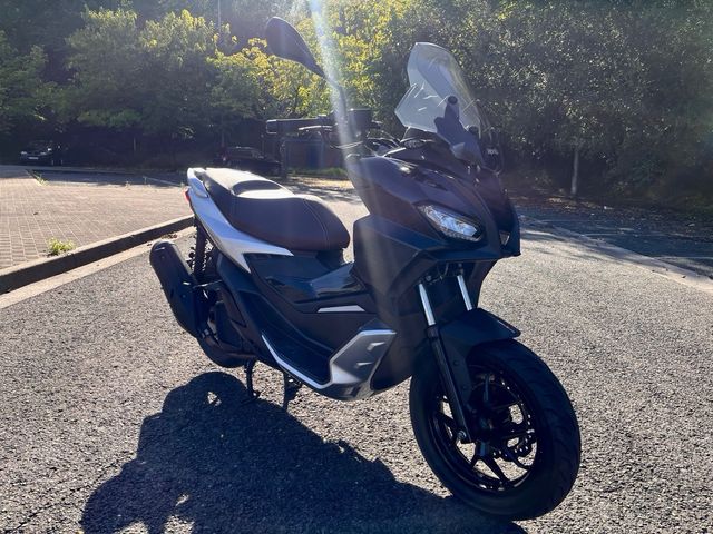 Aprilia SR GT 125 Scooter