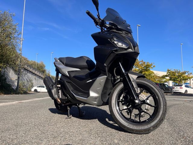 Aprilia SR GT 125 Scooter