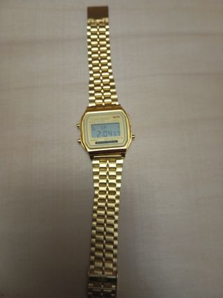 Reloj Dorado