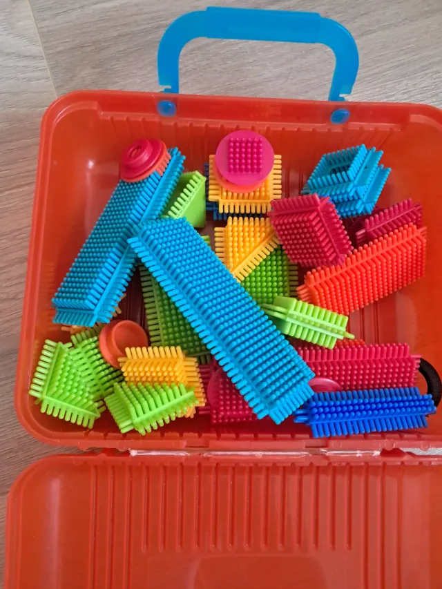 Maletín de construcción rojo