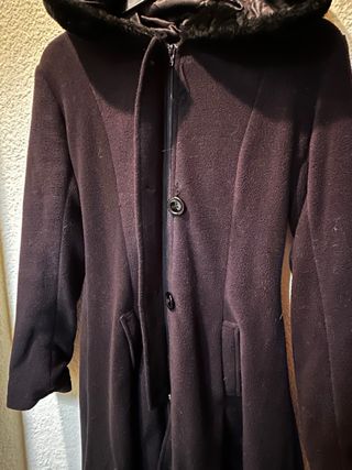 Abrigo largo con corsé trasero