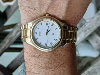 Reloj Seiko Cuarzo Dorado