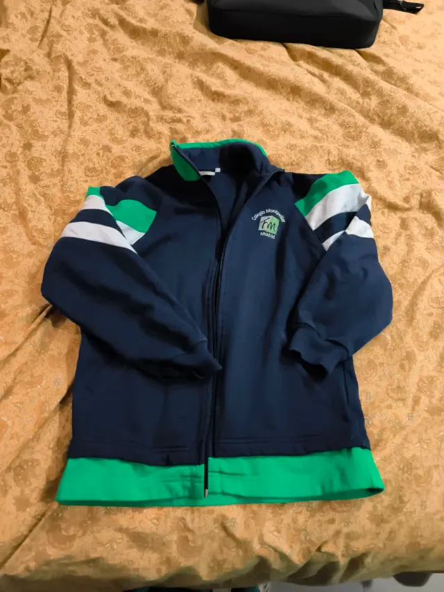 Uniforme Franciscanas Montepellier. 1 poco d todo