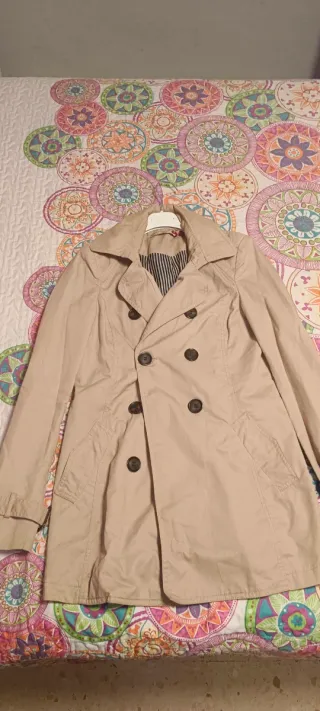 Gabardina Stradivarius Beige Talla S