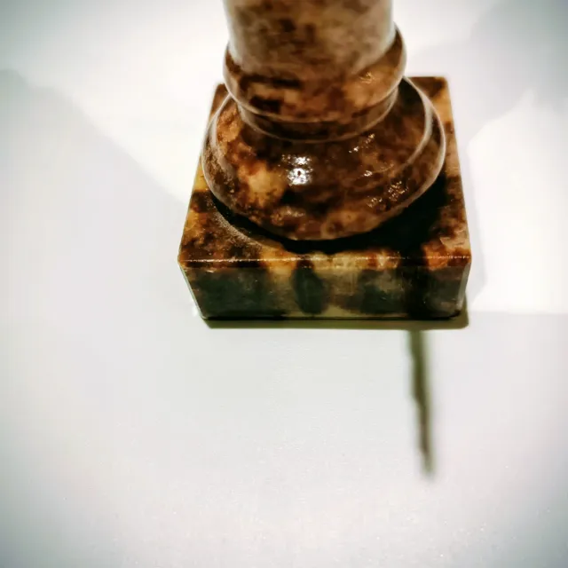 Virgen del Pilar con base de mármol