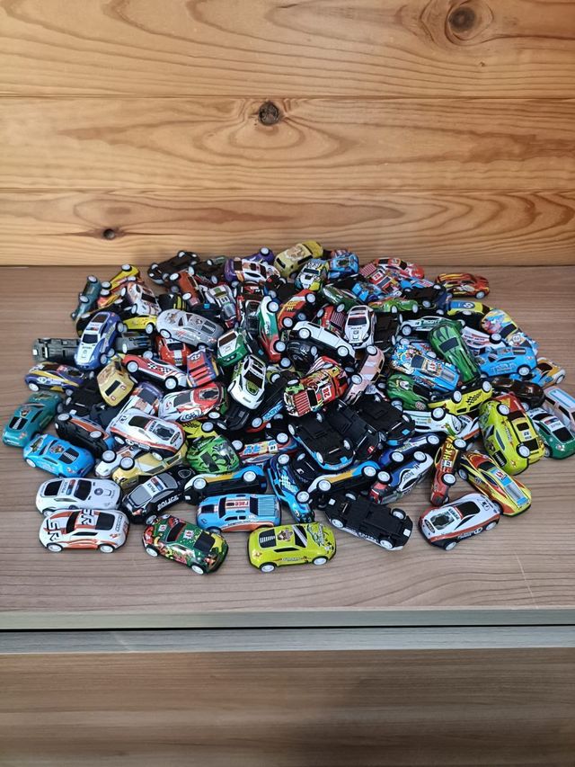 Coches de Juguete (Lote de 100 Coches).