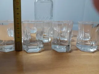 Botella cristal tallada + 12 vasos licor