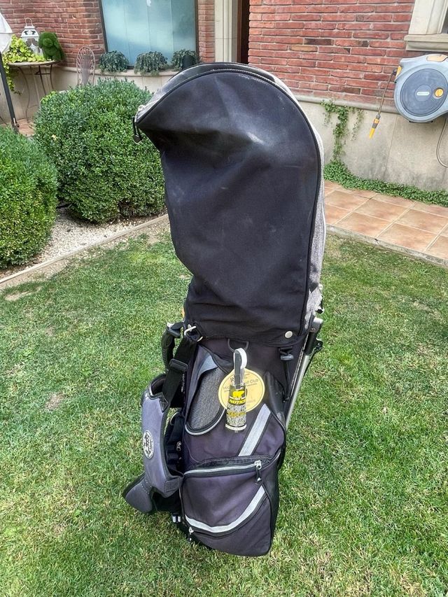 Bolsa de palos de golf completa.