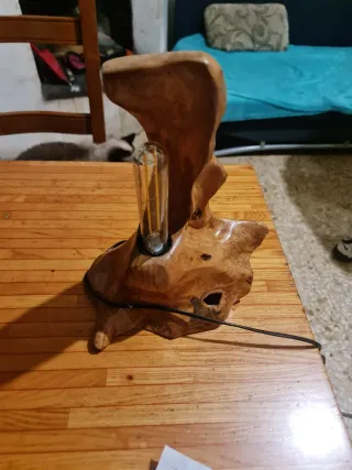 Lampada di design in legno