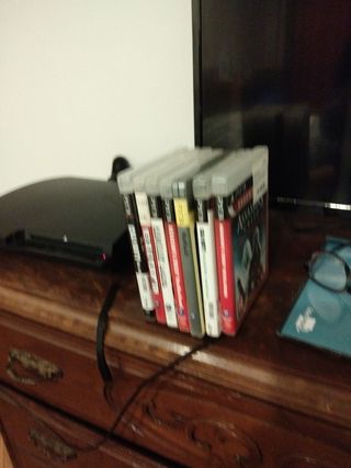 PlayStation 3 com 2 controles e jogos