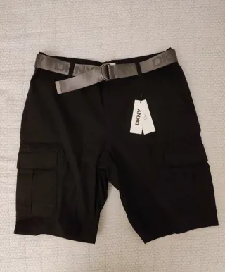 Pantalones cortos DKNY negros con cinturón