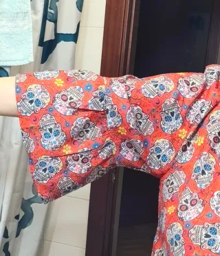 Blusa con estampado de calaveras