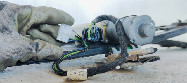 ELEVALUNAS DELANTERO IZQUIERDO MERCEDES-BENZ CLAS