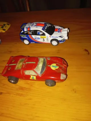 Pista Scalextric antiguo con coches