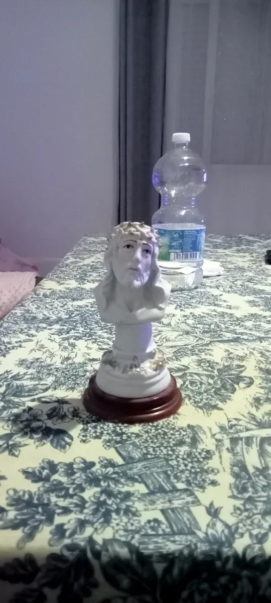 Busto de Jesucristo de cerámica