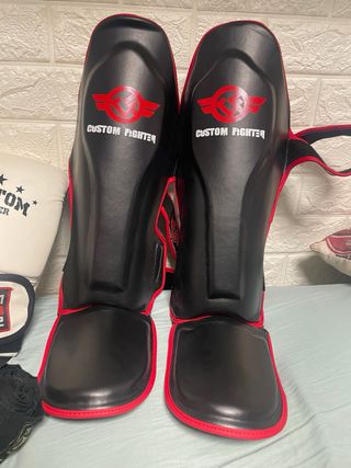 Kit Kickboxing Guantes y Tibiales Custom Fighter