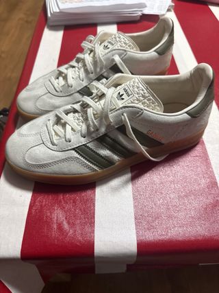 Zapatillas Adidas Gazelle Beige y Verde