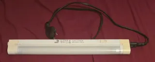 Lámpara LED Tubular Beige y Blanca Pecera.