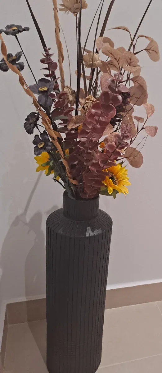 Florero de barro pintado.