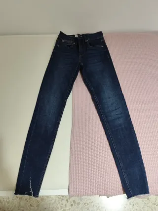 Pantalón vaquero Stradivarius azul