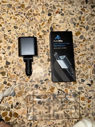 Caricatore da auto retrattile AutoSky 4 in 1