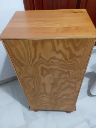 Mueble auxiliar madera de pino y bambú
