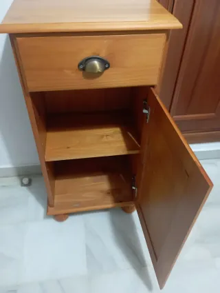 Mueble auxiliar madera de pino y bambú