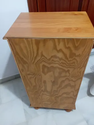 Mueble auxiliar madera de pino y bambú