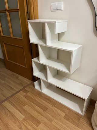 Estantería blanca moderna