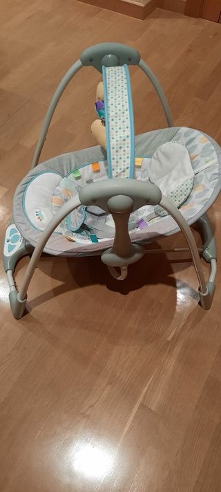 Columpio Ingenuity Hugs & Hoots Plegable