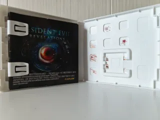 Caja Resident Evil Revelations Nintendo 3DS