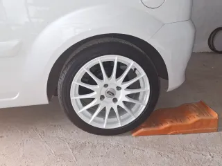 Llantas Blancas 4 Tornillos Ford Fiesta 4x108.