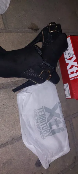 Botines Xti Tacón Negro Talla 36