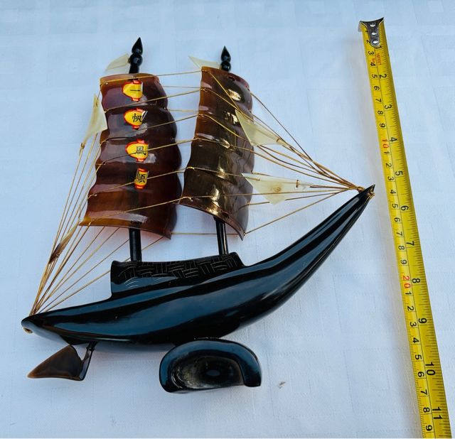 Barcos decorativos de papel y plástico