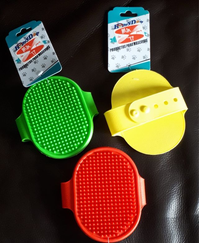 Cepillos de goma para mascotas