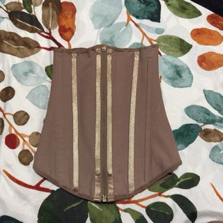 Faja colombiana Cinturilla Reloj de Arena, mía