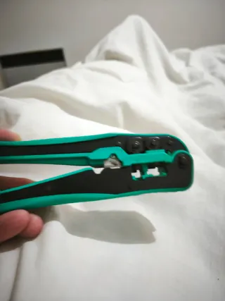 Alicate de cravar fichas modulares